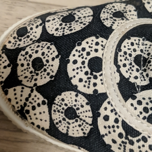 Shoes - Picture 2 of 2